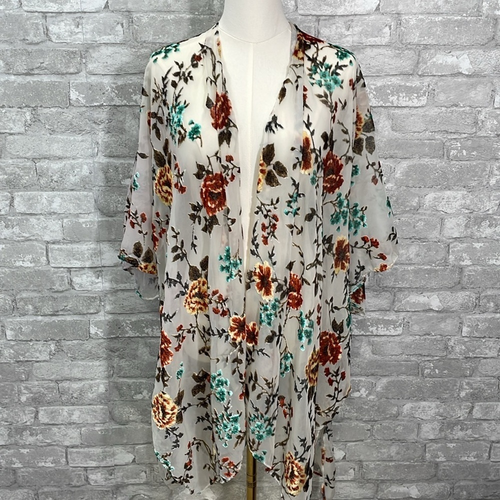 Lovestitch Floral Velvet Kimono